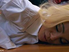 アナル, 美女, フェラチオ, 茶髪の, 手コキする, 熟年, 淫乱熟女, オッパイの