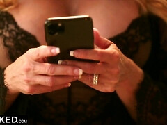 Gros cul, Grosse bite, Gros seins, En levrette, Interracial, Lingerie, Jarretelles, Nénés