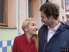 Gros cul, Sucer une bite, Brunette brune, Tir de sperme, Gorge profonde, Hard, Hd, Maman