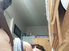 素人, 黒人, フェラチオ, バック, 手コキする, 自家製, 異人種間, キッチン