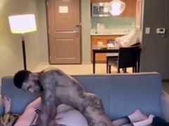 Leie, Tussi, Grosser schwanz, Grosse titten, Schwarz, Interrassisch, Schlampe, Titten