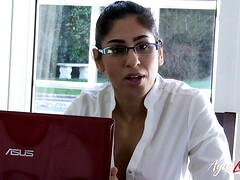 18 ans, Grosse bite, Sucer une bite, Rondelette, Mature, Actrice du porno, Plan cul à trois, Nénés