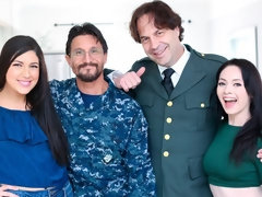 Arsch, Blasen, Braunhaarige, Hundestellung, Hardcore, Rasiert, Entkleiden, Jungendliche (18+)