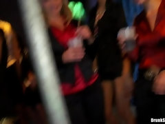 Habillées, Dansant, Hard, Orgie, Fête, Satin, Echangistes, Mouillée