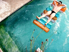 Rostro sentado, Penetracion con dedos, Interracial, Besar, Lesbiana, Lamidas, Orgasmo, Piscina