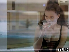 Минет, Брюнетки, Кончили внутрь, Две девушки, Большие дырки, Киски, Наездница, Втроем