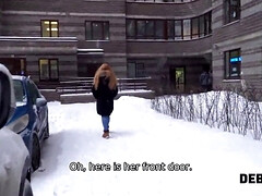 18, 着衣女と全裸男, バック, ジーンズ, お金, オマンコ, 現実, ロシア人