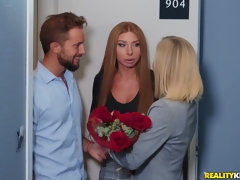 Blondine, Betrug, Ehemann, Lesbisch, Milf, Muschi, Rotschopf, Dürr