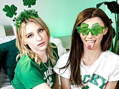 18 años, Culo grande, Verga grande, Estilo perrito, Cuadrupleta, Tetas naturales, Adolescente, Tetas