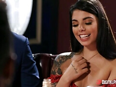 Zoenen, Latijnse vrouw, Lesbisch, Likken, Buiten, Biljart, Billekoek, Tieten likken