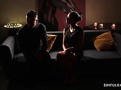 Большой член, Большие сиськи, Минет, Парочка, Собачьи, Пальцем, Порнозвезда, Тату