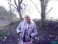 Amateur, Rubia, Garganta profunda, Al aire libre, Pov, Público, Tatuaje, Hilo dental