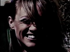 Blondine, Fingern, Hardcore, Lesbisch, Masturbation, Im freien, Pool, Vintage