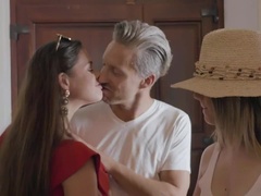 Tussi, Grosse titten, Blondine, Lecken, Milf, Muschi, Kurzes haar, Zug