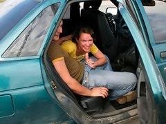 Cul, Sucer une bite, Brunette brune, Branlette thaïlandaise, Piercing, Rasée, Dénudage, Adolescente