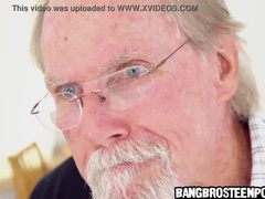 Arsch, Braunhaarige, Süss, Grossvater, Jungendliche (18+), Titten