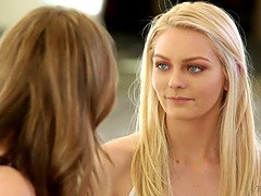 Mooi, Blond, Bruinharig, Oudere vrouw, Zoenen, Lesbisch, Likken, Moeder