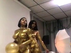 freak hoes: i love goooooold