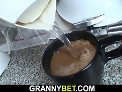 Wohlbeleibte schöne frauen, Blondine, Pummelig, Geile alte tussi, Oma, Handjob, Reif