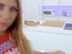 Arschlecken, Hundestellung, Aufs gesicht abspritzen, Italienisch, Natürlichen titten, Pov, Schlucken, Tätowierung