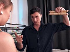 Enthousiasteling, Grote mammen, Pijpbeurt, Sperma shot, Handbeurt, Hardcore, Latijnse vrouw, Slet