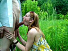 Verga grande, Mamada, Semen en la boca, Gafas, Madres para coger, Al aire libre, Chupando