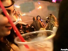 Enthousiasteling, Grote mammen, Groep, Hd, Hakken, Ondergoed, Moeder die ik wil neuken, Openbaar