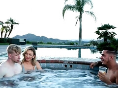 In den arsch, Grosse titten, Blondine, Kehlenfick, Schwul, Hardcore, Interrassisch, Flotter dreier