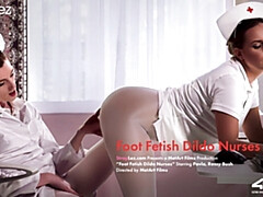 Brunette brune, En levrette, Pieds, Femme dominatrice, Lesbienne, Léchez, Infirmière, Nylon