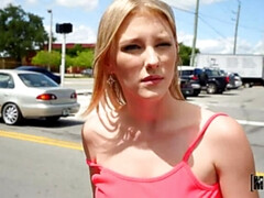 Amerikanisch, Blondine, Auto, Hundestellung, Aufs gesicht abspritzen, Natürlichen titten, Pov, Öffentlich
