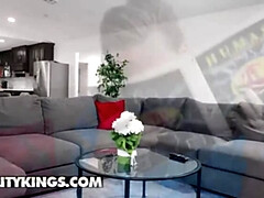 Sucer une bite, Gorge profonde, En levrette, Noir ébène, Réalité, Rasée, Belle mère, Nénés