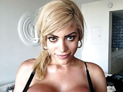 Grosser arsch, Grosse titten, Blondine, Blasen, Handjob, Pov, Tätowierung, Titten