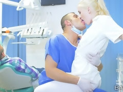 Lamer culo, Mamada, Morena, Polla, Europeo, Tetas naturales, Oficina, Tetas