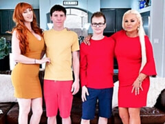 Cul, Gros cul, Gros seins, Sucer une bite, En levrette, Orgie, Rousse roux, Tatouage