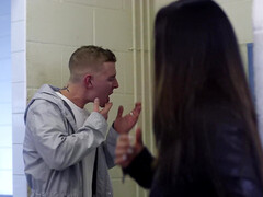 Culo, Cuarto de baño, Culo grande, Estilo perrito, Jeans, Lamidas, Tetas naturales, Tatuaje