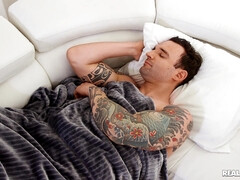 Leie, Arsch, Braunhaarige, Schwanz, Frau frau mann, Würgen, Muschi, Flotter dreier