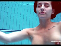 Lieveling, Grote mammen, Bruinharig, Fetisj, Natuurlijke tieten, Openbaar, Tiener, Tieten likken