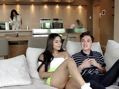 ベッドルーム, 口内発射, ラティーナ, 淫乱熟女, パンティ, ティーン, 三人, オッパイの