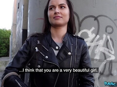 Amateur, Sucer une bite, Brunette brune, Européenne, De plein air, Public, Russe, Nénés