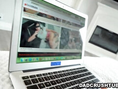 Pijpbeurt, Universiteit, Lul, Handbeurt, Hd, Natuurlijke tieten, Gezichtspunt, Tatoeage