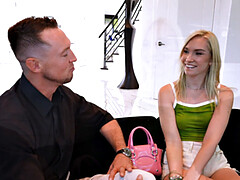 Americano, Niñera, Rubia, Mamada, Botas, Celebridad, Dinero, Coño