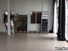 18, デカ尻, デカチン, 顔射, なめる, 天然, オマンコ, ティーン