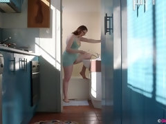 Brunette brune, Lunettes, Masturbation, Orgasme, Rasée, Solo