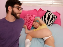 お尻, フェラチオ, バック, 手コキする, なめる, オマンコ, 剃毛, ティーン