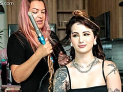 Amateur, Brunette brune, Seins naturels, Maigrichonne, Solo, Dénudage, Tatouage, Adolescente