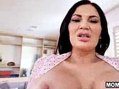 Moeder die ik wil neuken, Moeder, Stiefmoeder