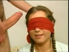 Amateur, Sucer une bite, Brunette brune, Couple, Tir de sperme, Faciale, Masturbation, Adolescente