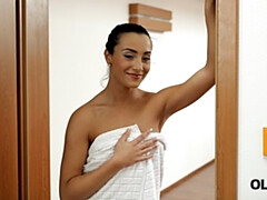 18 jaar, Tsjechisch, Daddy, Man, Likken, Doordringend, Kut duiken, Geschoren