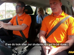 Chica, Rubia, Británico, Gafas, Pajear, Tacones, Al aire libre, Falda