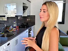 Blonde, Sucer une bite, Souple, Branlette thaïlandaise, Hard, Masturbation, Pov